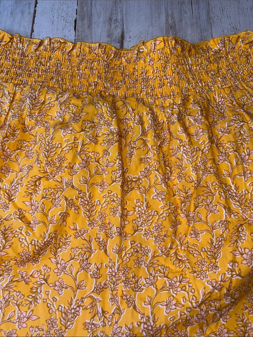 Old Navy Yellow Floral High-Waist Women's Shorts Size 2X - Picture 7 of 9